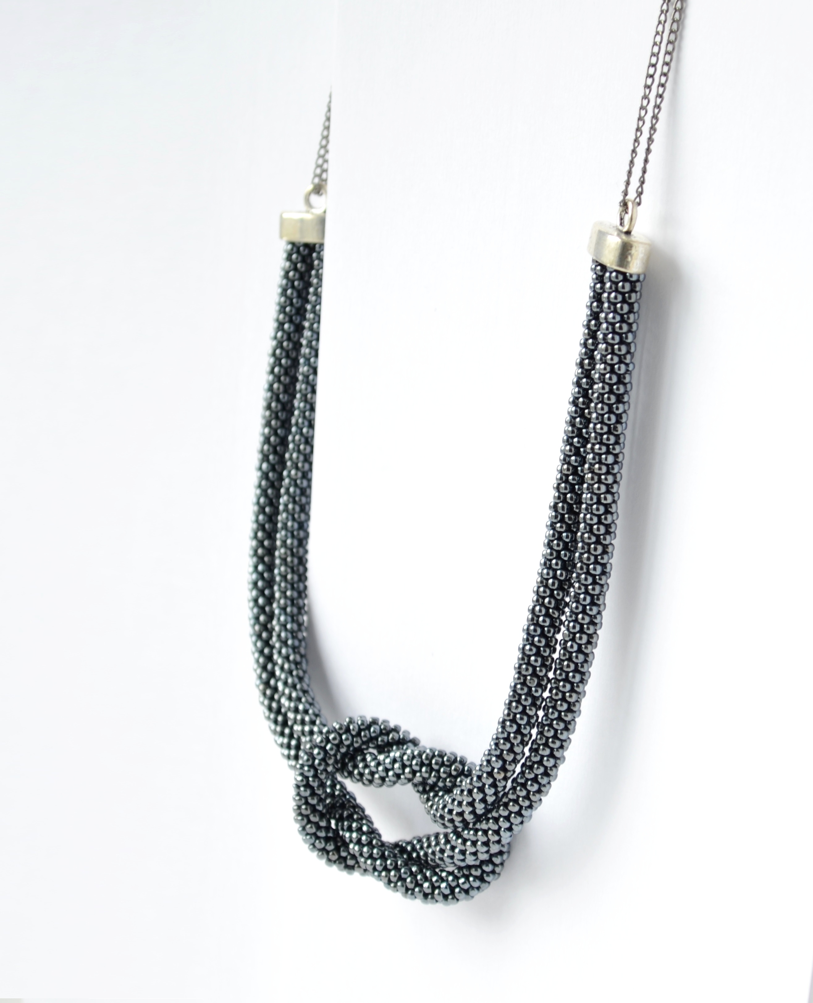 Arete Necklace in Dark Gunmetal Gray – PORTOMEA